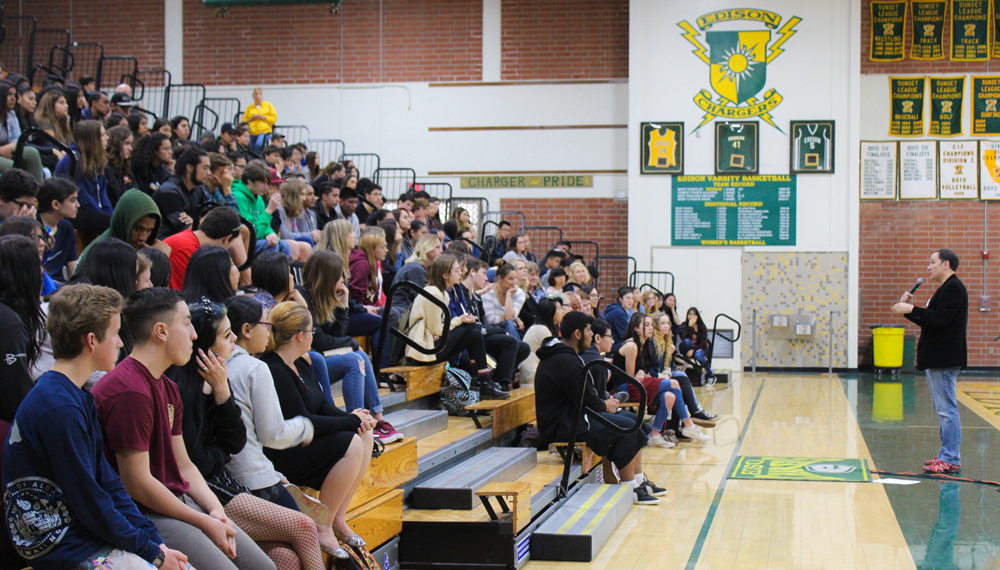 Annual HBReads assembly brings renowned author to HBUHSD